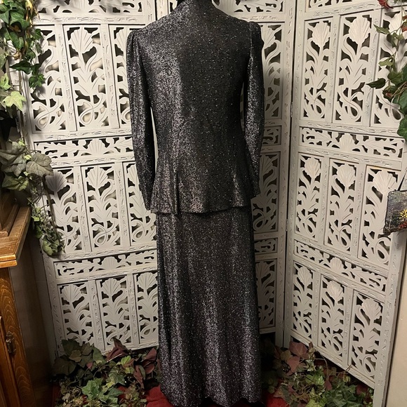 MINDY MALONE VINTAGE GORGEOUS BLACK & SILVER GLITTERY HALTER FORMAL DRESS - Picture 12 of 14